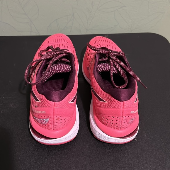 Women’s ASICS running shoes size 9.5 - Picture 3 of 6